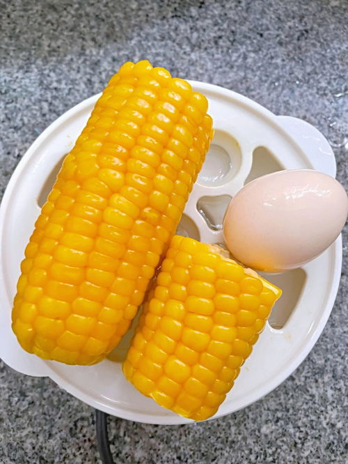 今日份早餐,黄糯玉米加个鸡蛋